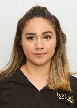 Amanda, registered dental assistant at LuxSmile Family Dentistry of Carrollton