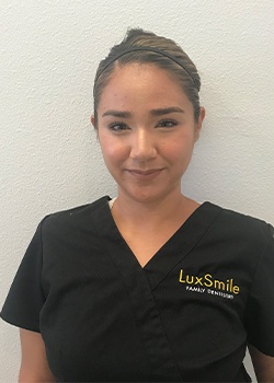 Dental assistant Amanda